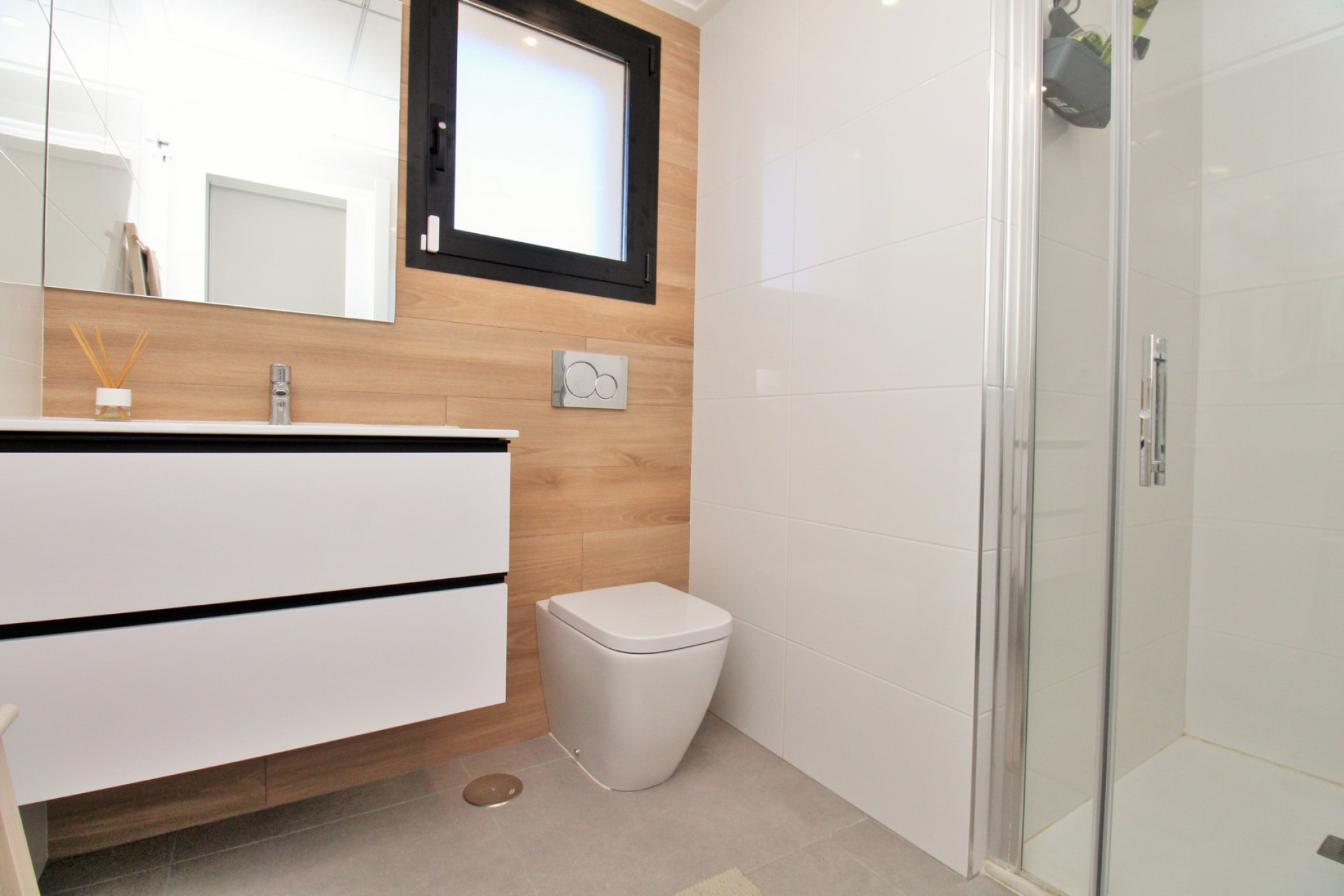 Reventa - 1. Apartamento / piso - Villamartin - Costa Blanca Sur