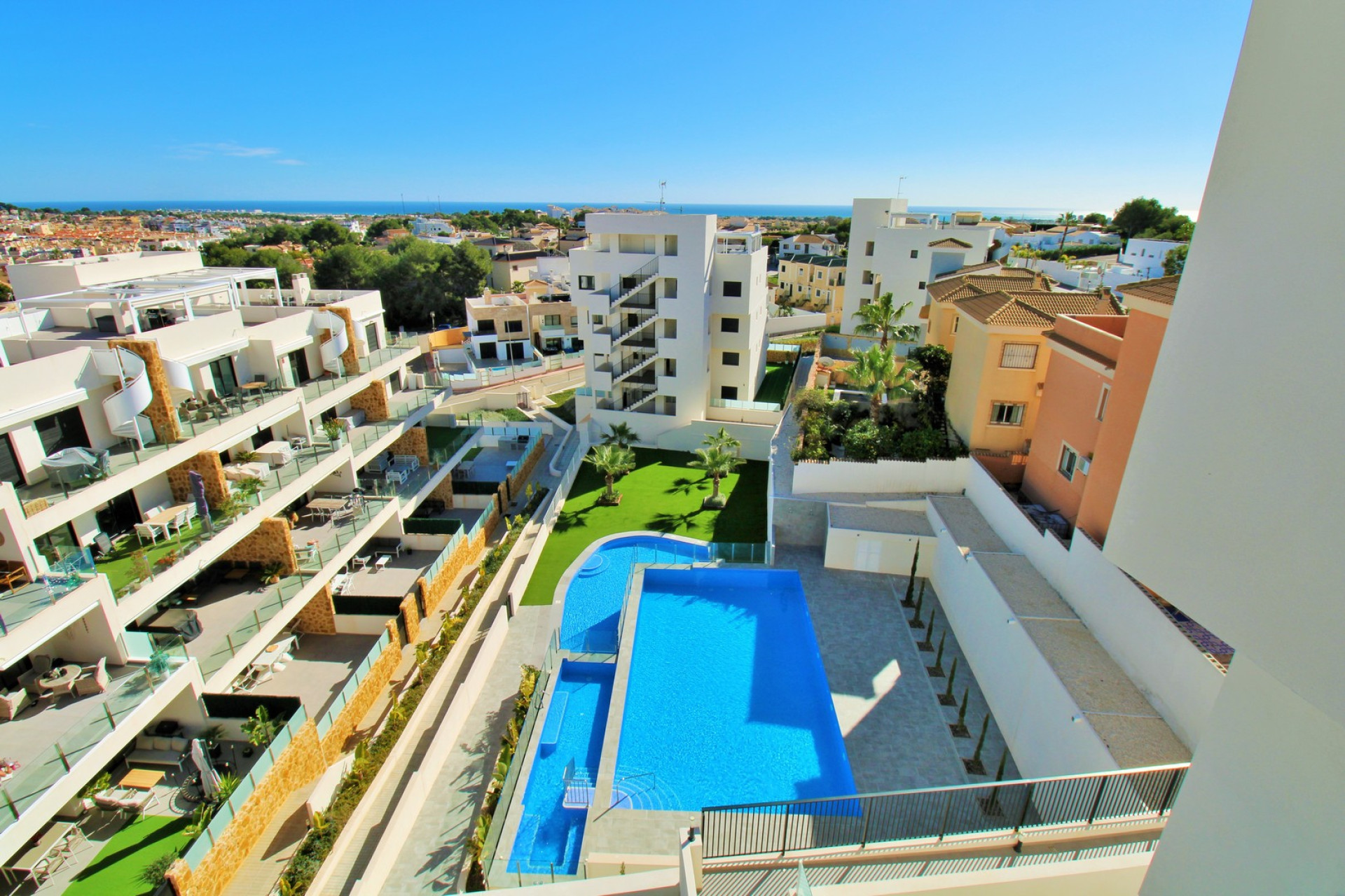 Reventa - 1. Apartamento / piso - Villamartin - Costa Blanca Sur