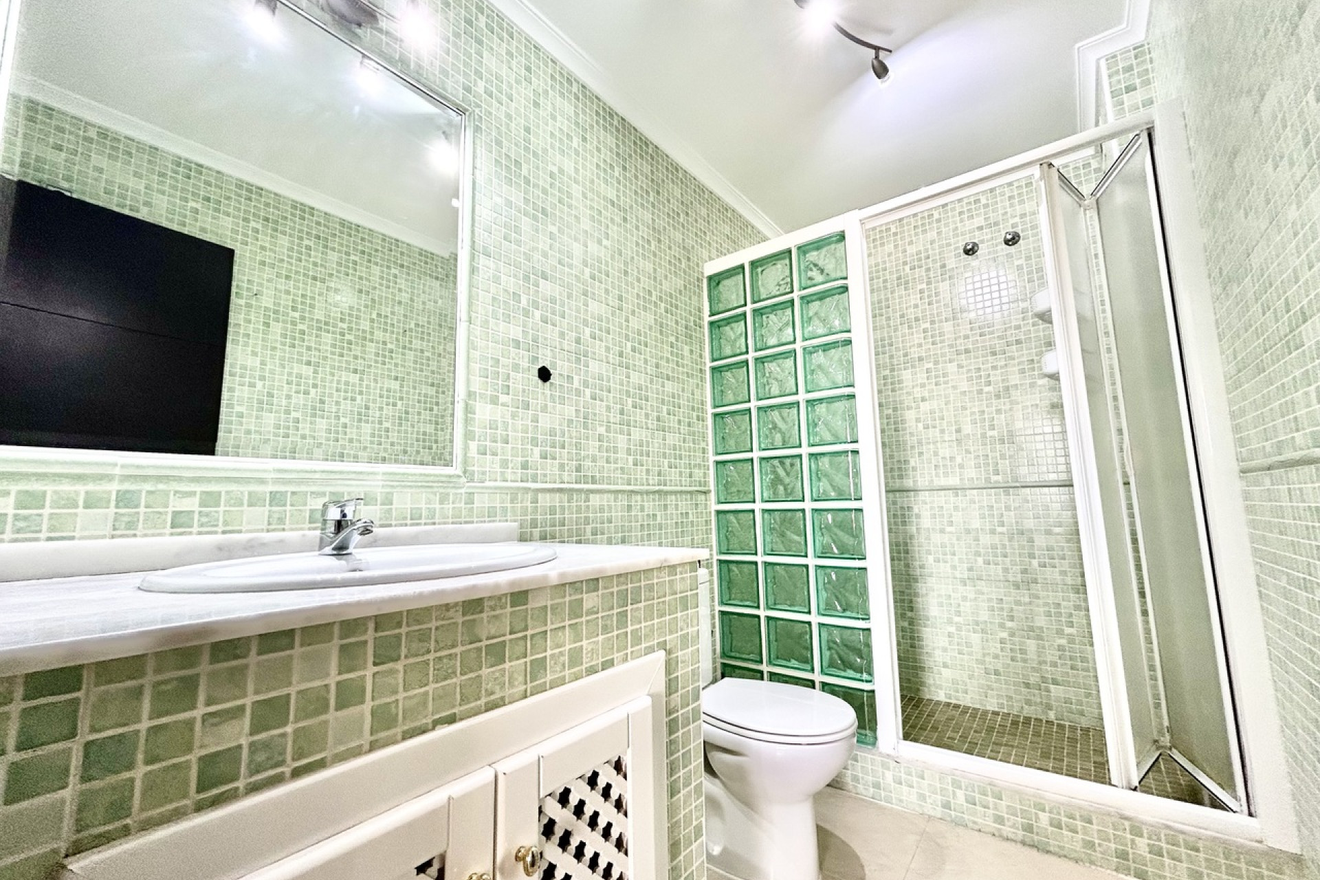 Reventa - 1. Apartamento / piso - Villamartin - Costa Blanca Sur