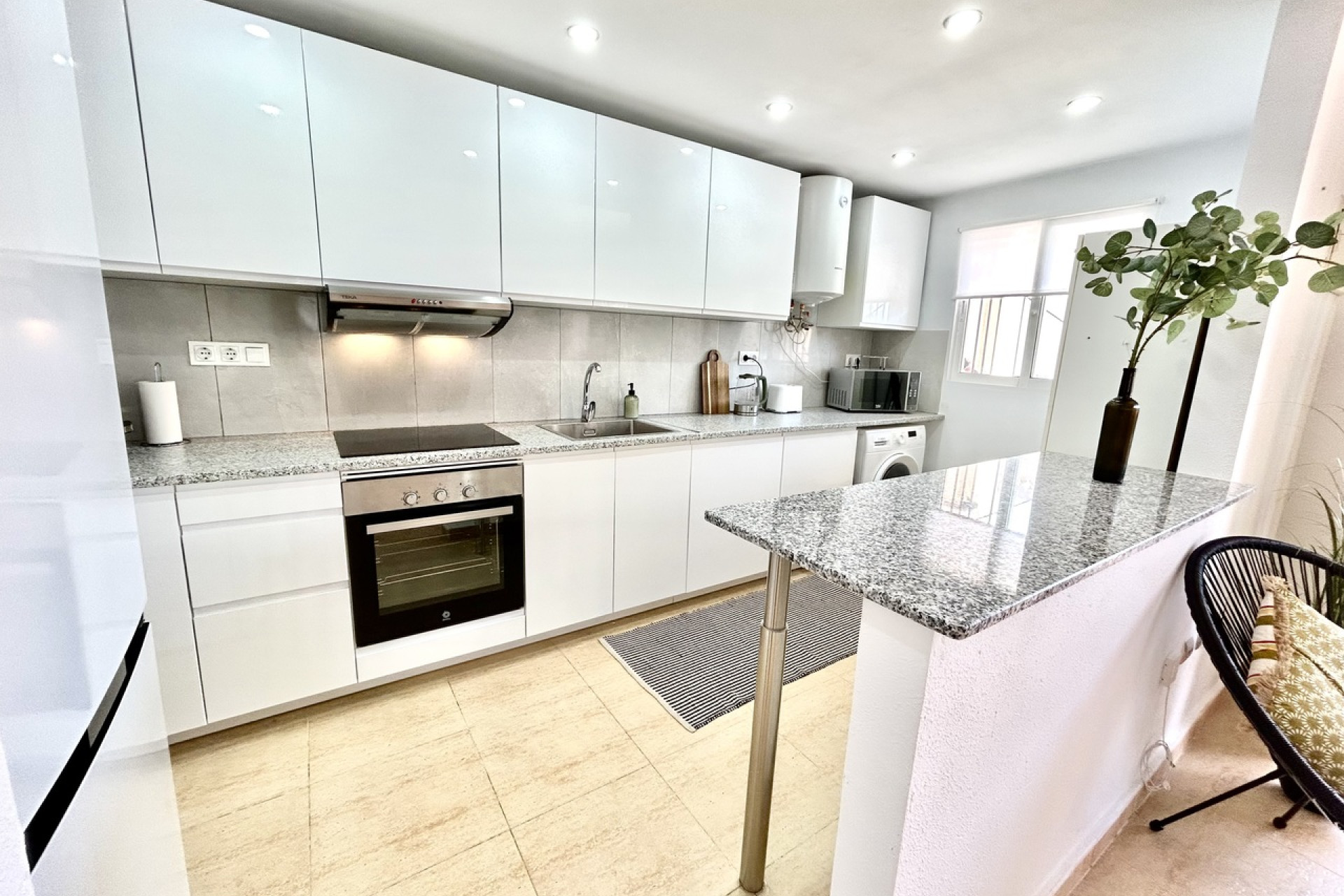 Reventa - 1. Apartamento / piso - Villamartin - Costa Blanca Sur