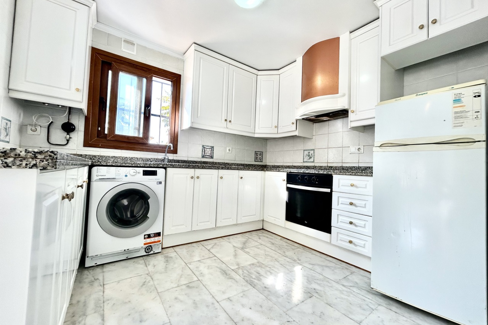 Reventa - 1. Apartamento / piso - Villamartin - Costa Blanca Sur