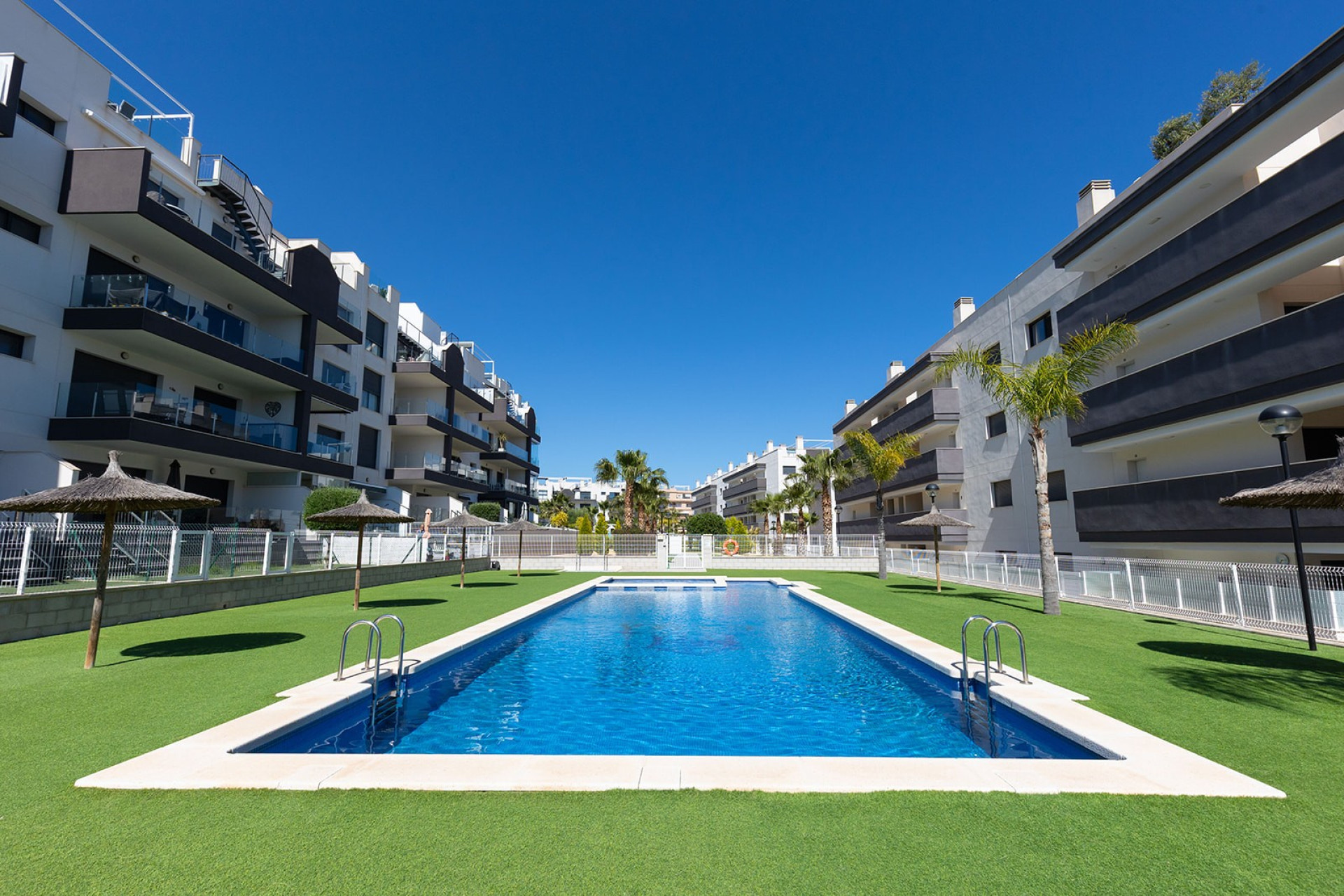 Reventa - 1. Apartamento / piso - Villamartin - Costa Blanca Sur