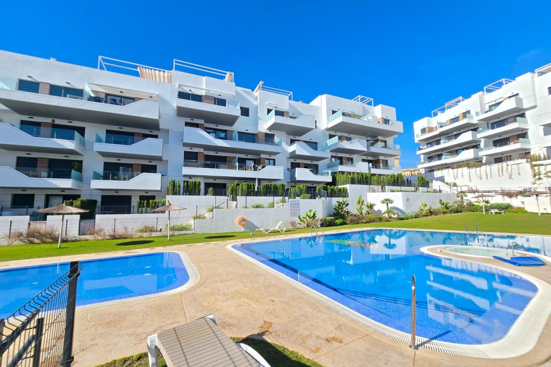 Reventa - 1. Apartamento / piso - Villamartin - Costa Blanca Sur