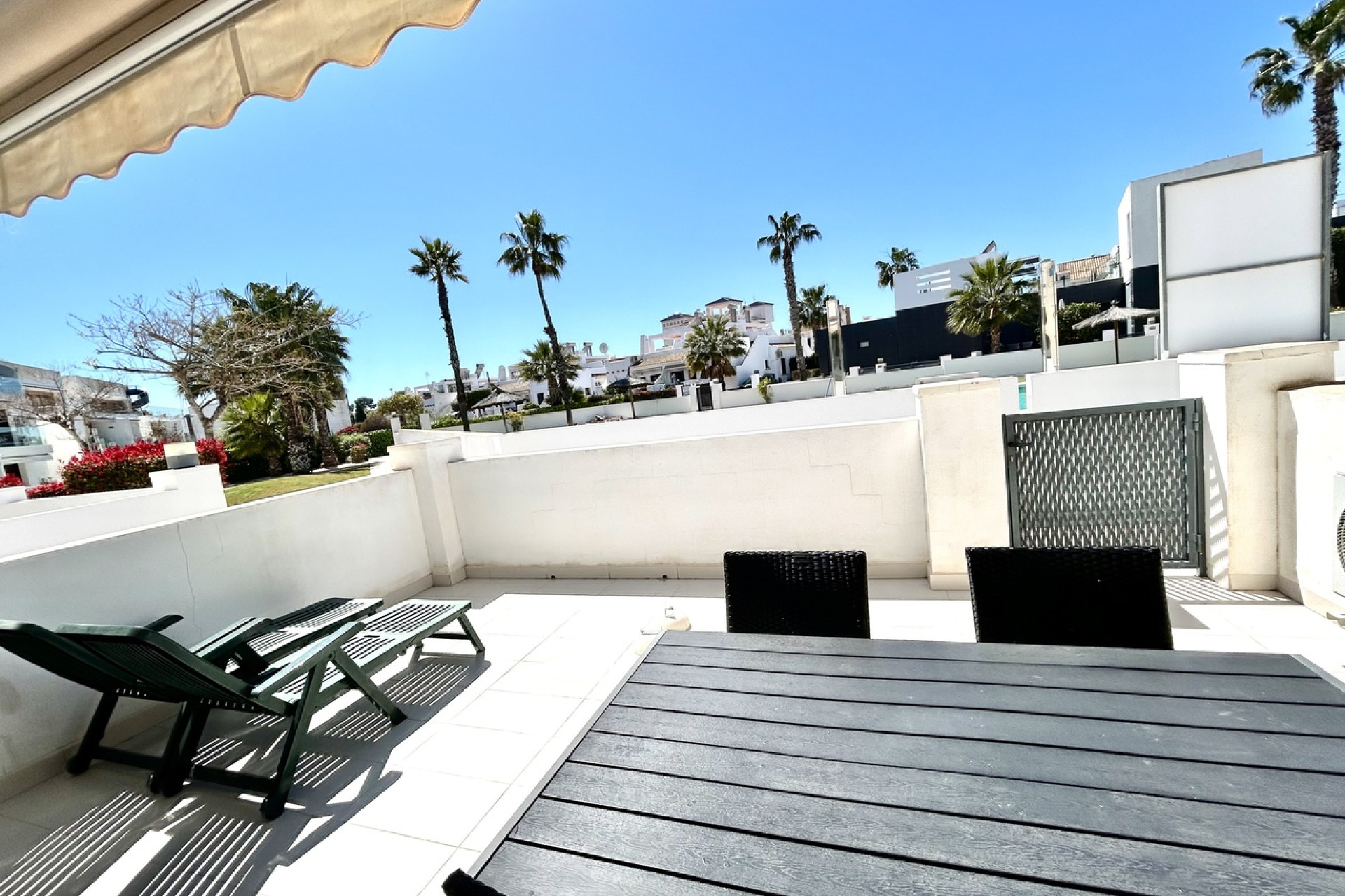 Reventa - 1. Apartamento / piso - Villamartin - Costa Blanca Sur