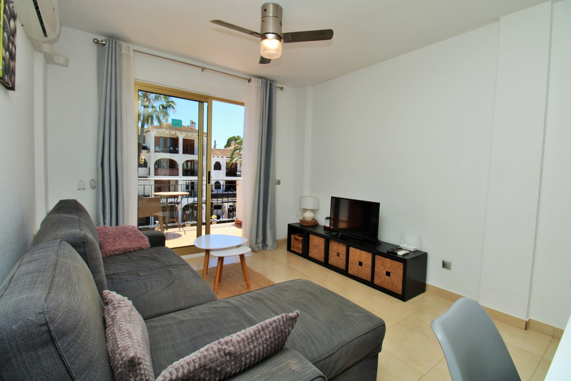 Reventa - 1. Apartamento / piso - Villamartin - Costa Blanca Sur