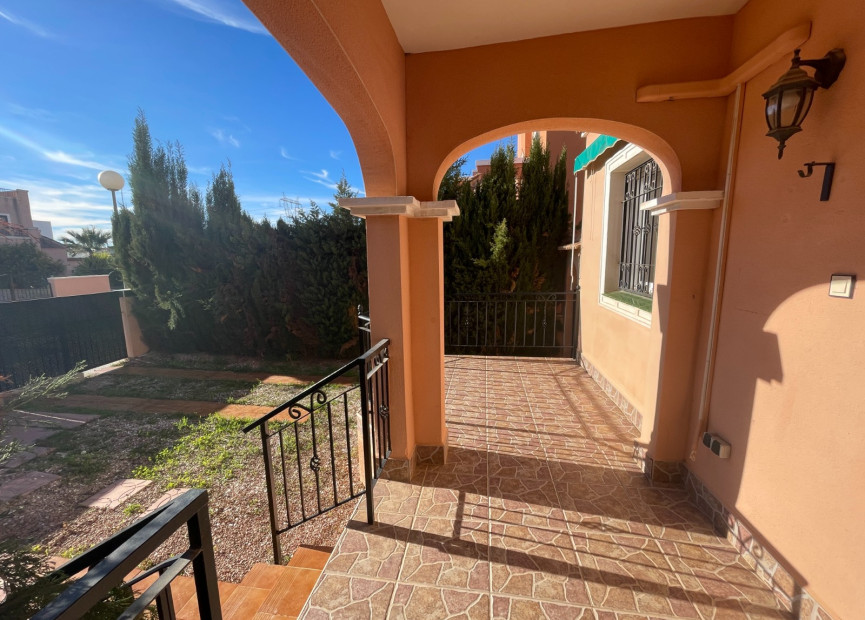 Reventa - 2. Chalet adosado - Los Montesinos - La Herrada