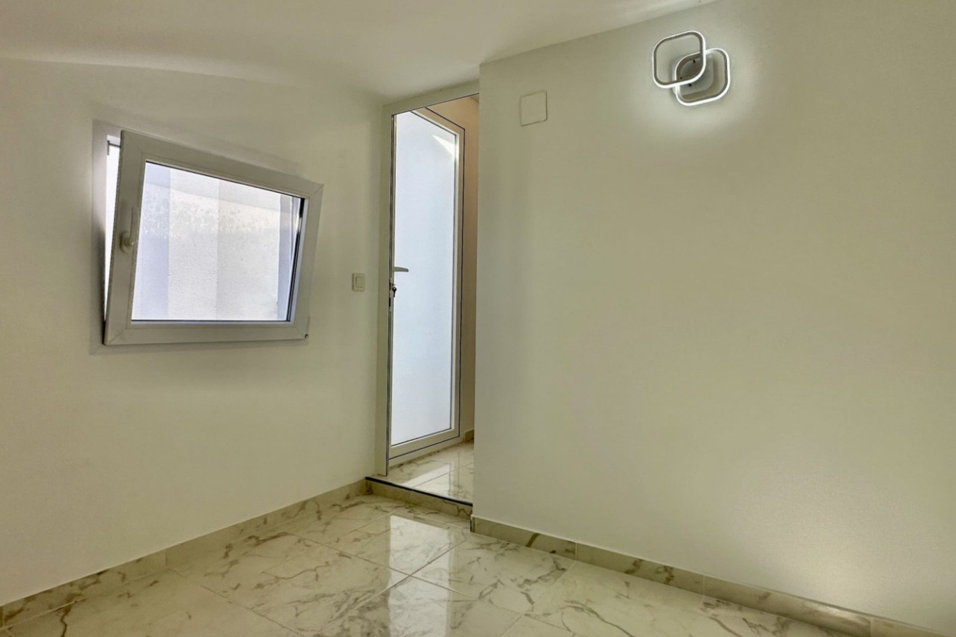 Reventa - 2. Chalet adosado - Torrevieja - Costa Blanca Sur