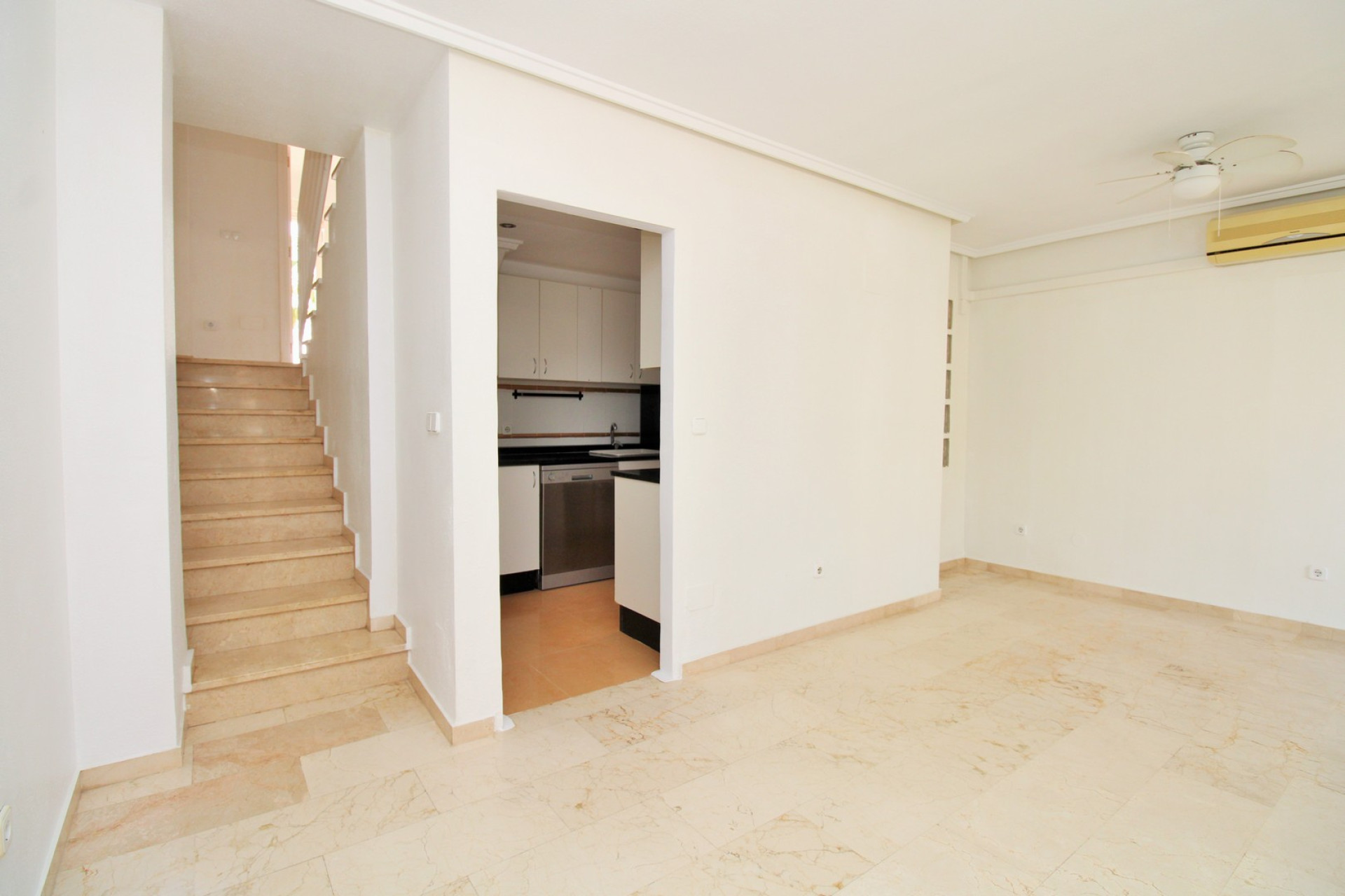 Reventa - 2. Chalet adosado - Villamartin - Costa Blanca Sur