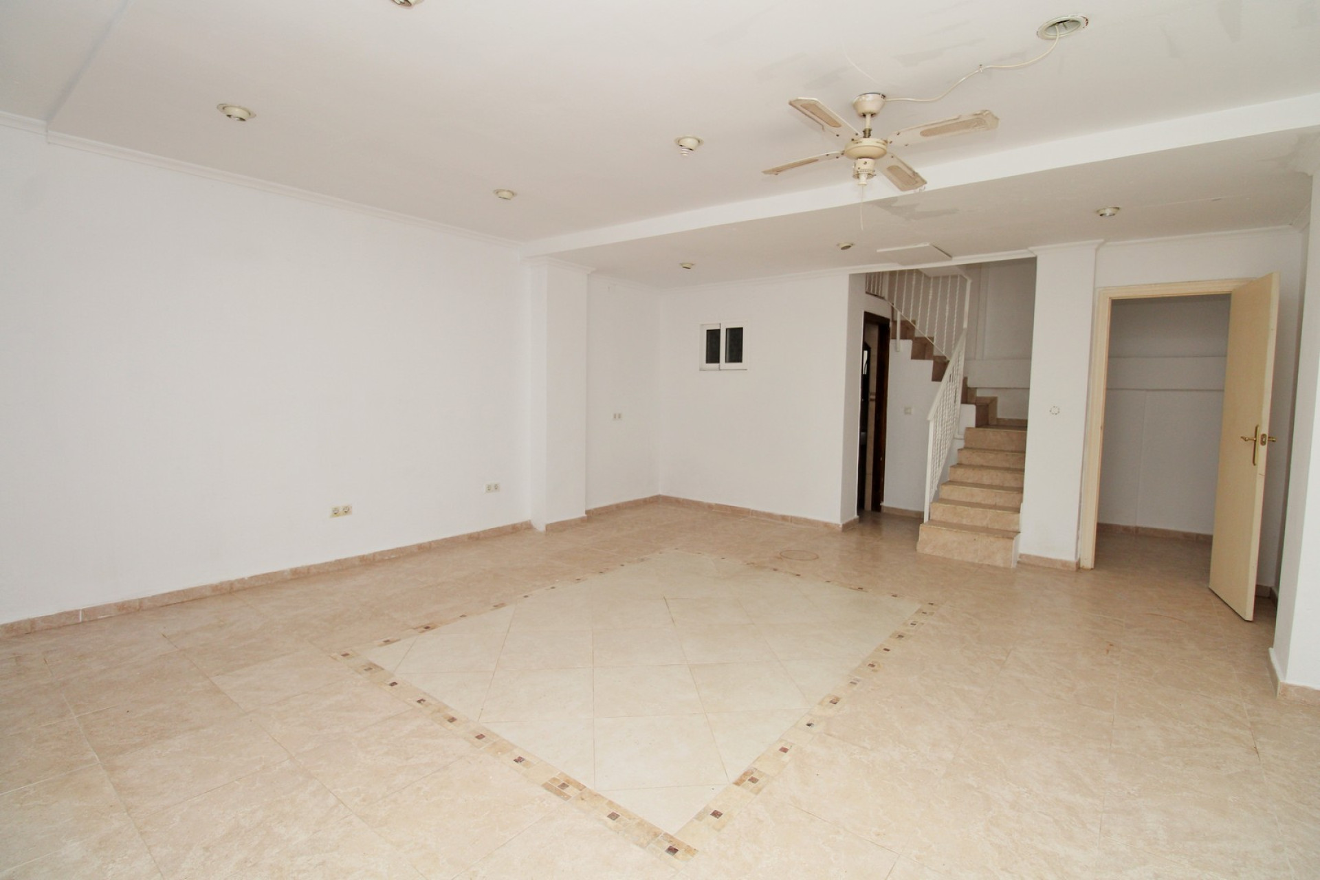 Reventa - 2. Chalet adosado - Villamartin - Costa Blanca Sur