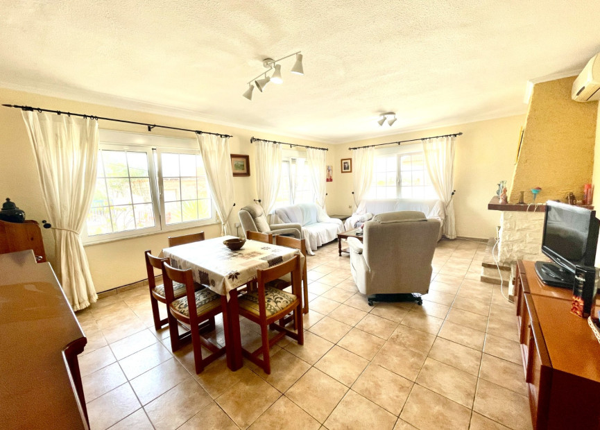 Reventa - 3. Casa indepiende - Benijófar - pueblo