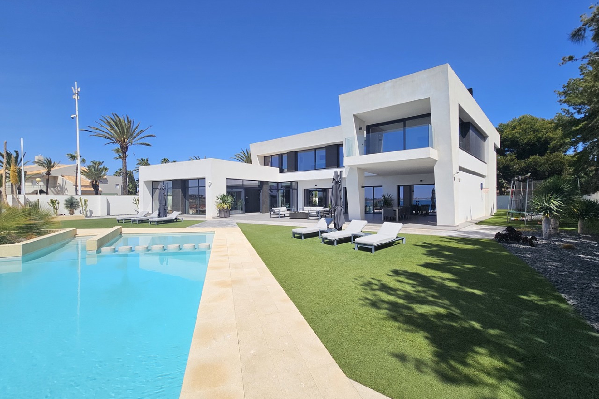 Reventa - 3. Casa indepiende - Cabo Roig - Costa Blanca Sur