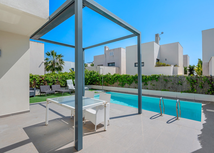 Reventa - 3. Casa indepiende - Ciudad Quesada - La Laguna