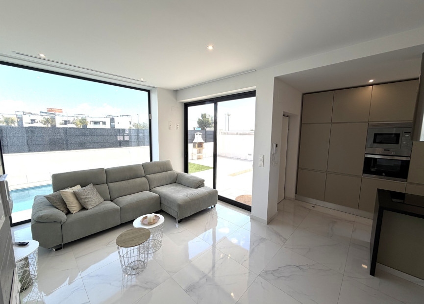 Reventa - 3. Casa indepiende - Ciudad Quesada - La Laguna