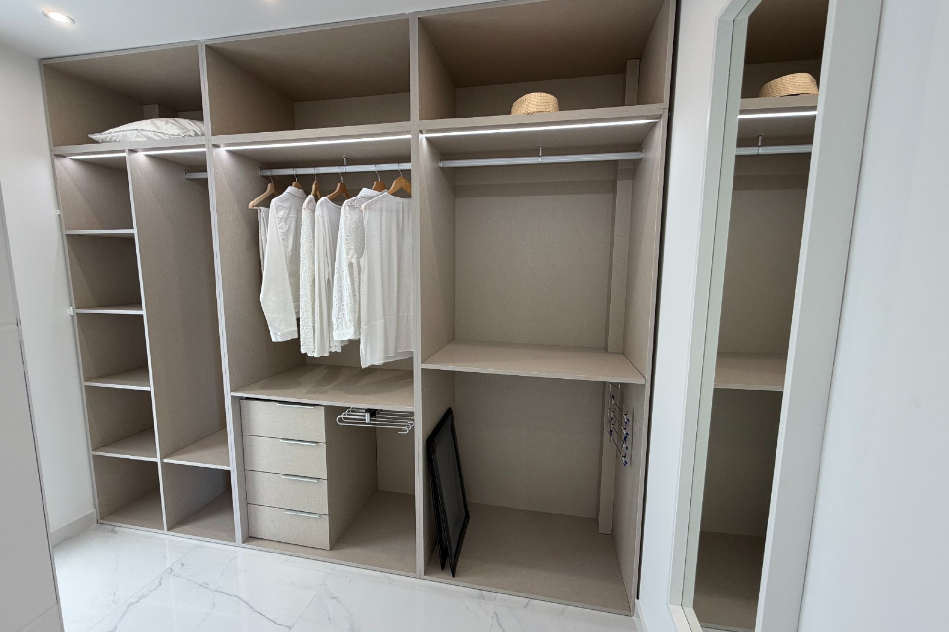 Reventa - 3. Casa indepiende - Ciudad Quesada - La Laguna