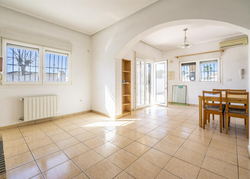 Reventa - 3. Casa indepiende - Gea y Truyols - Costa Calida