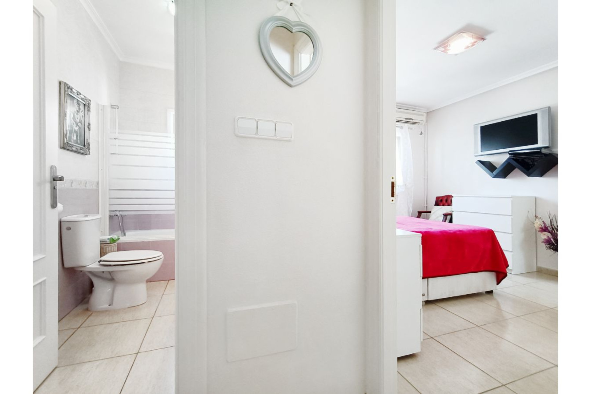 Reventa - 3. Casa indepiende - Gea y Truyols - Urb Lo Santiago