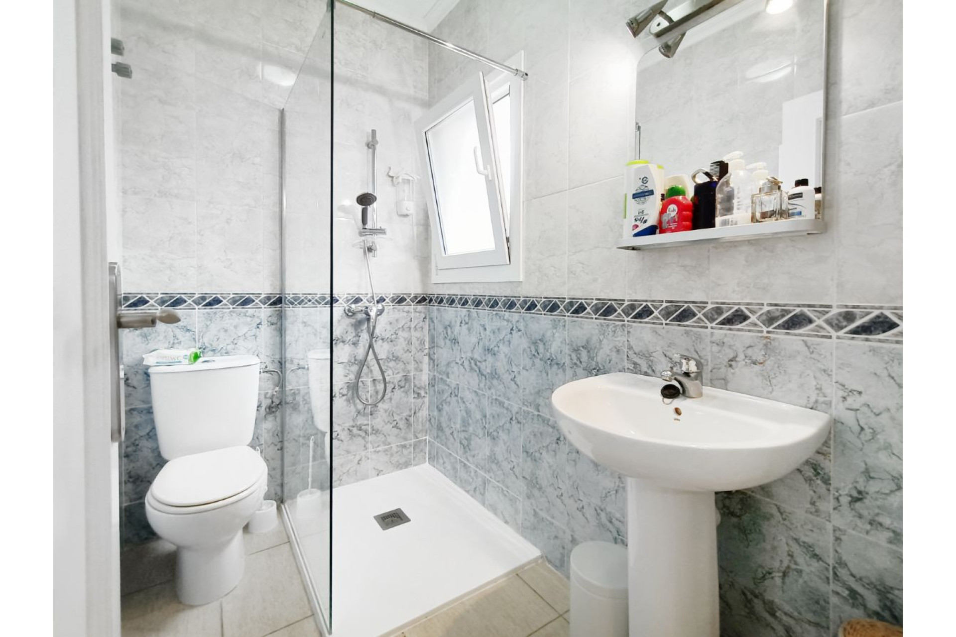 Reventa - 3. Casa indepiende - Gea y Truyols - Urb Lo Santiago