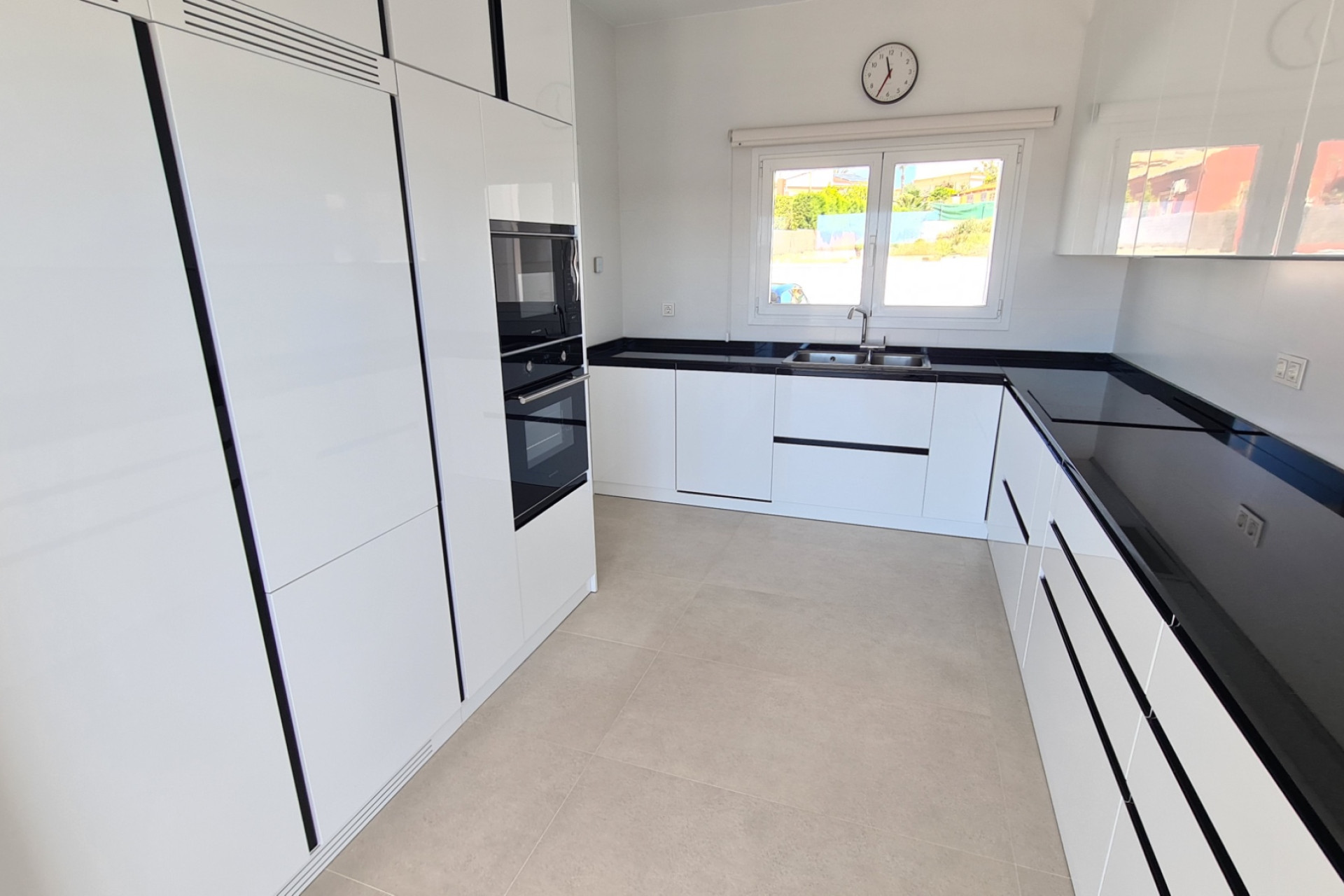 Reventa - 3. Casa indepiende - La Marina - Costa Blanca Norte 