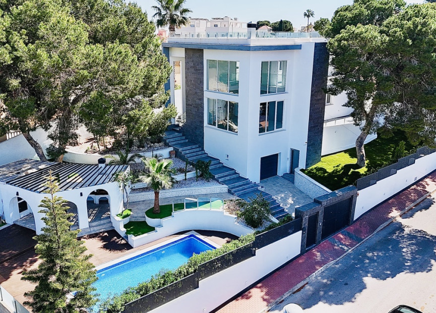 Reventa - 3. Casa indepiende - Los Balcones - Costa Blanca Sur