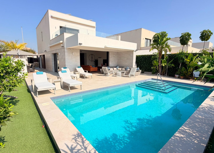 Reventa - 3. Casa indepiende - Los Montesinos - Costa Blanca Sur