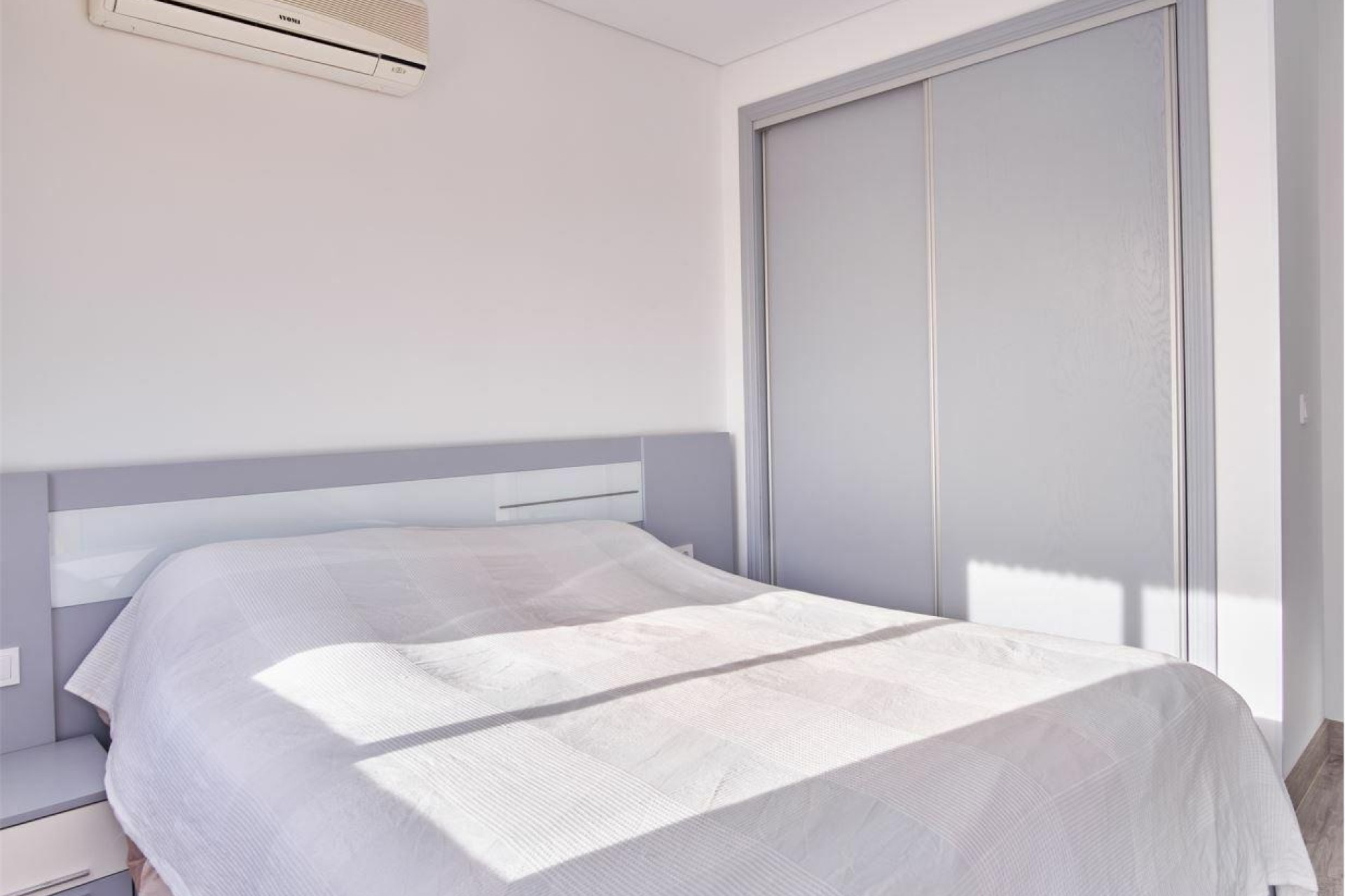 Reventa - 3. Casa indepiende - Los Montesinos - La Herrada