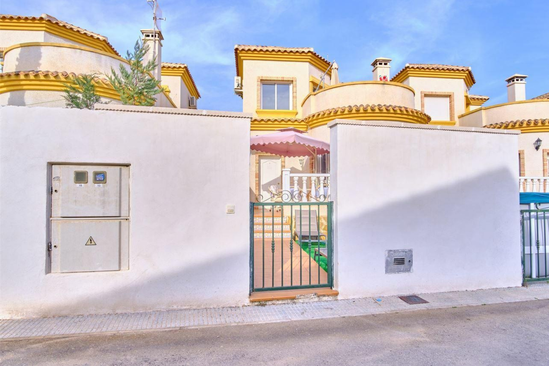 Reventa - 3. Casa indepiende - Los Montesinos - La Herrada