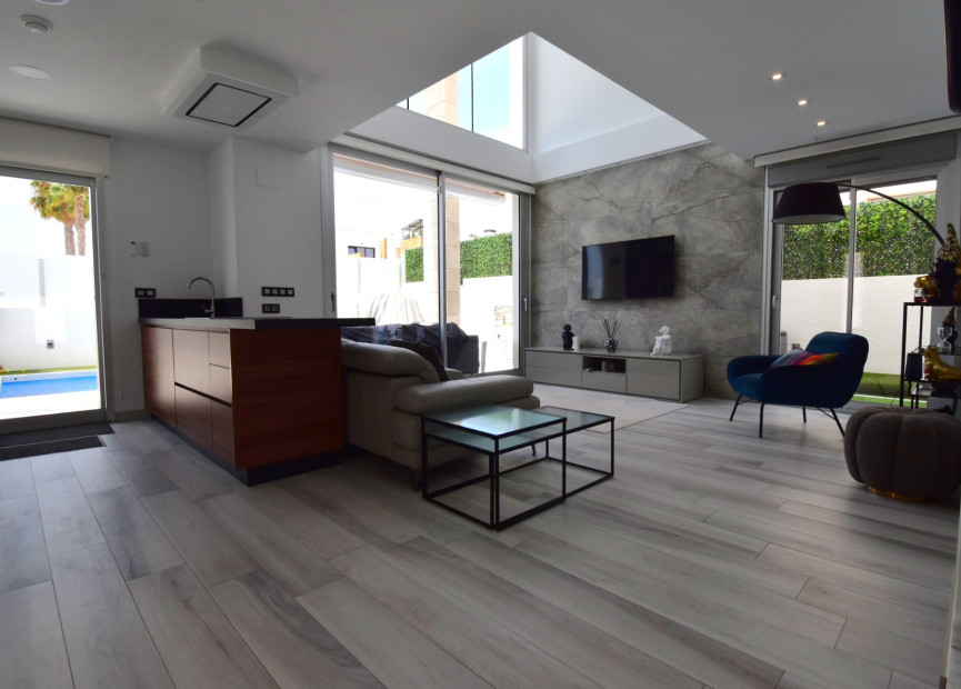 Reventa - 3. Casa indepiende - Orihuela Costa - Lomas de Cabo Roig