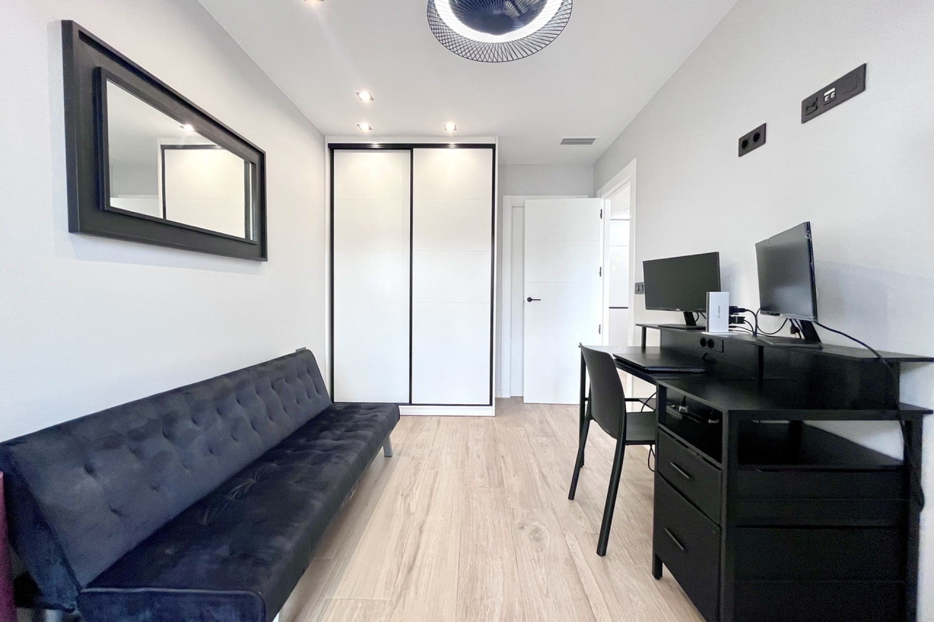 Reventa - 3. Casa indepiende - Punta Prima - Costa Blanca Sur