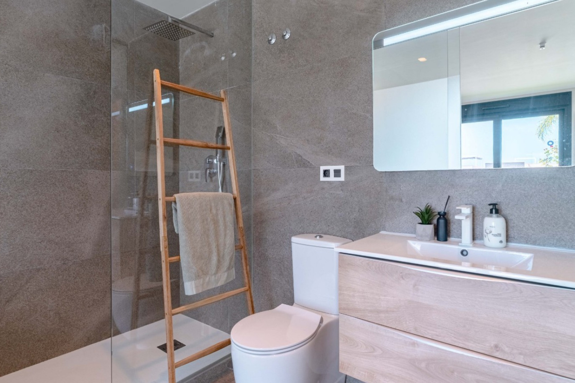 Reventa - 3. Casa indepiende - San Miguel de Salinas - Costa Blanca Sur