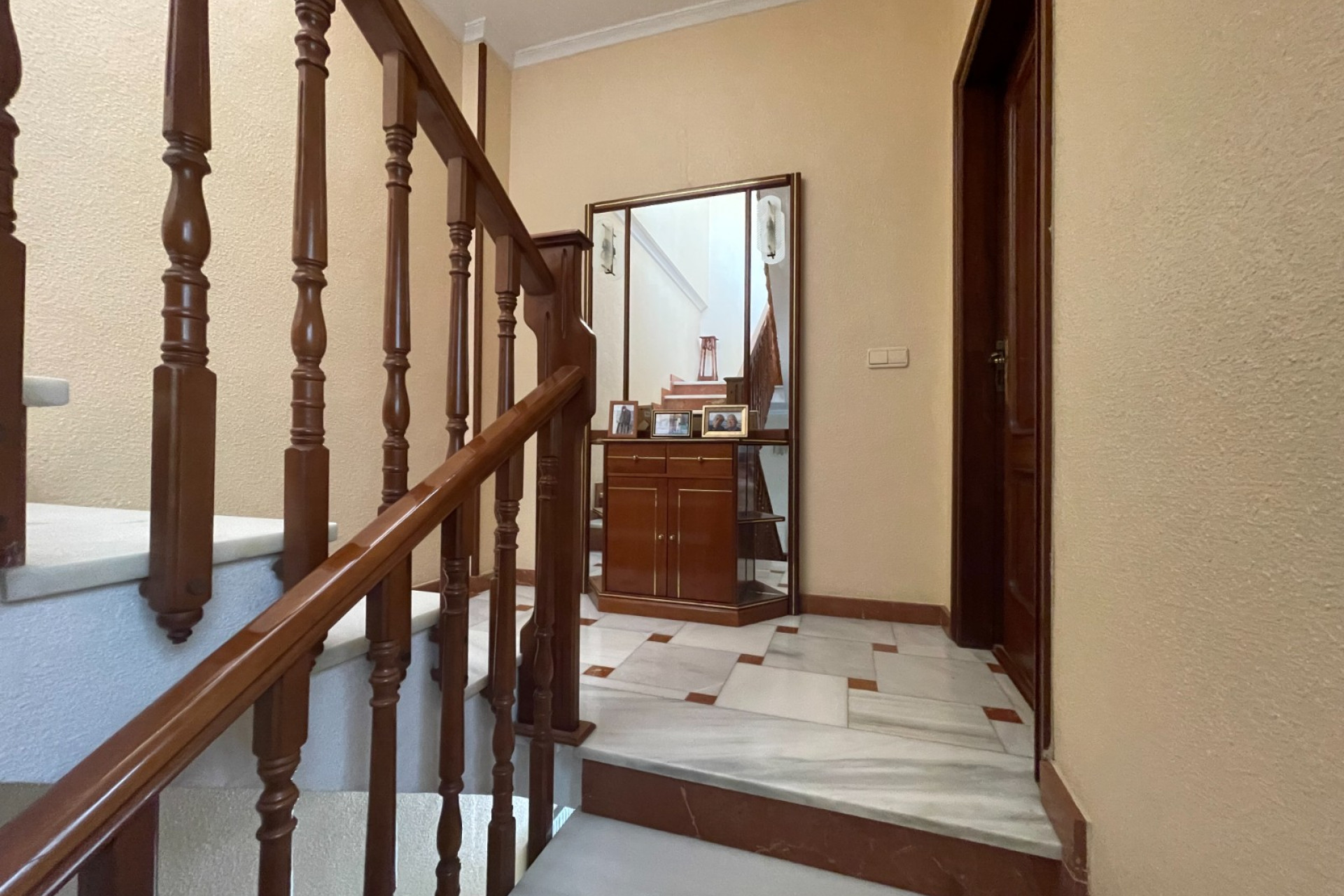 Reventa - 3. Casa indepiende - San Miguel de Salinas - pueblo