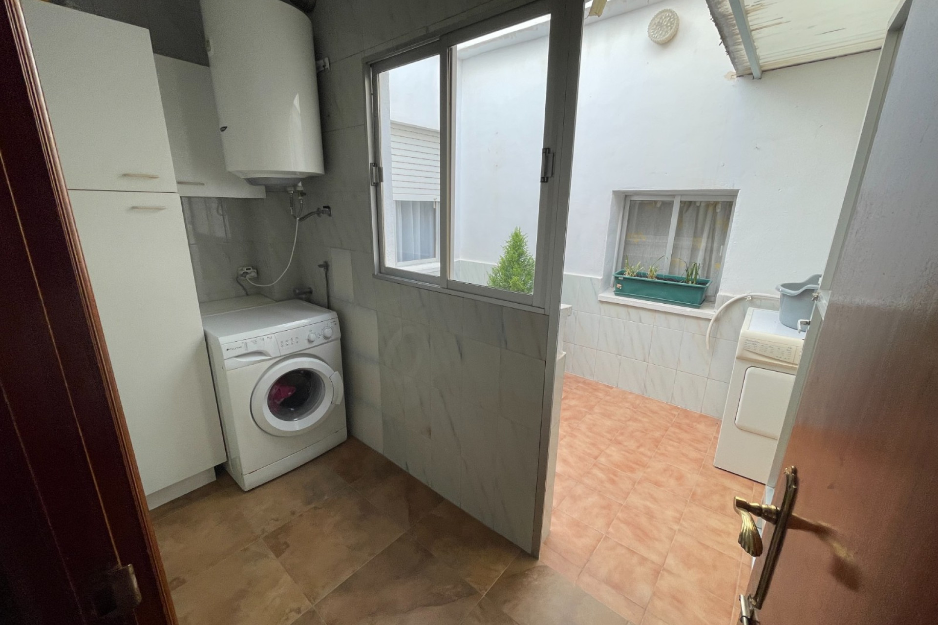 Reventa - 3. Casa indepiende - San Miguel de Salinas - pueblo