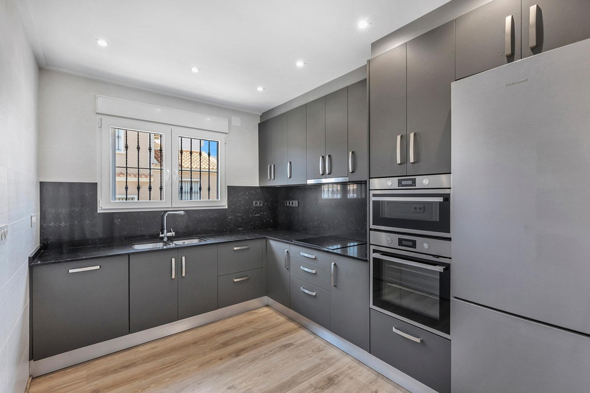 Reventa - 3. Casa indepiende - Torrevieja - Costa Blanca Sur