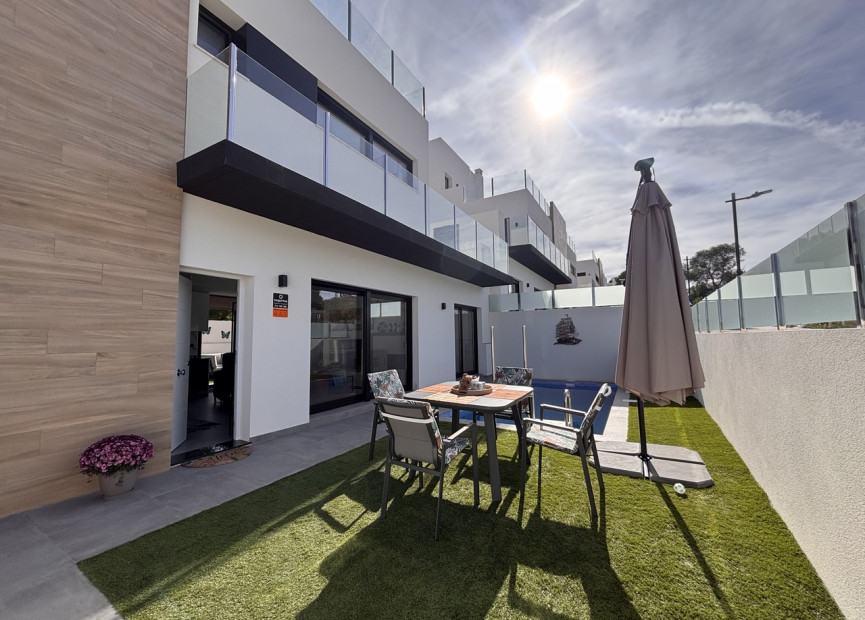 Reventa - 3. Casa indepiende - Villamartin - Costa Blanca Sur