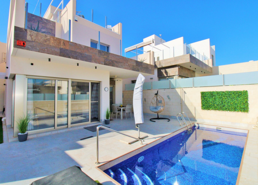 Reventa - 3. Casa indepiende - Villamartin - Costa Blanca Sur
