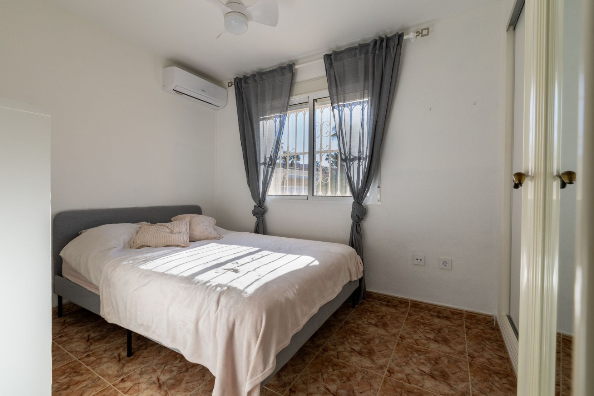 Reventa - 3. Casa pareada - Benimar - Costa Blanca Sur