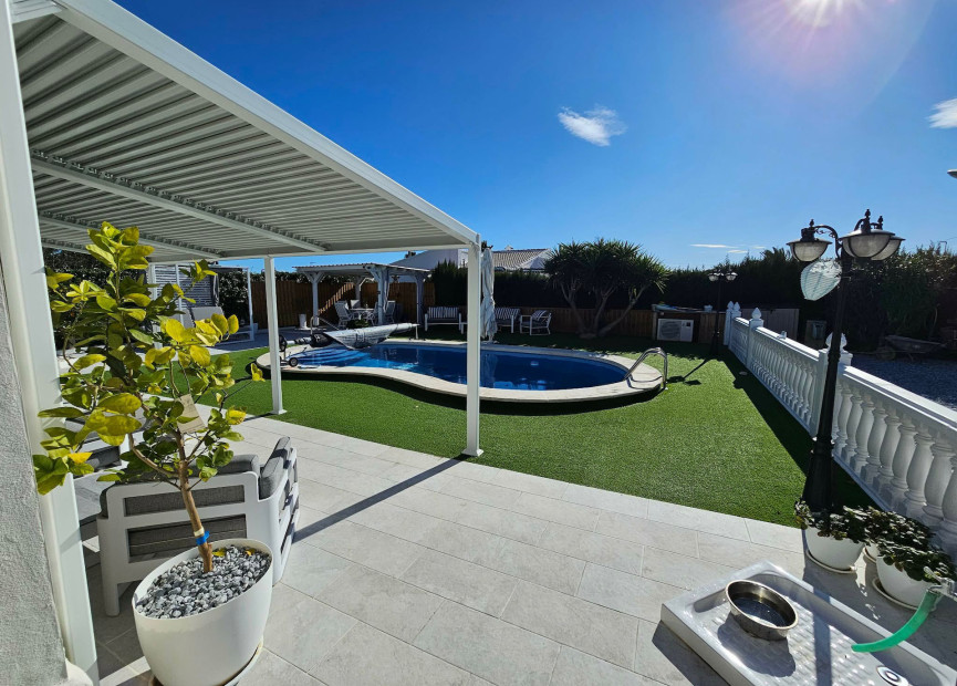 Reventa - 3. Casa pareada - La Marina - Costa Blanca Sur