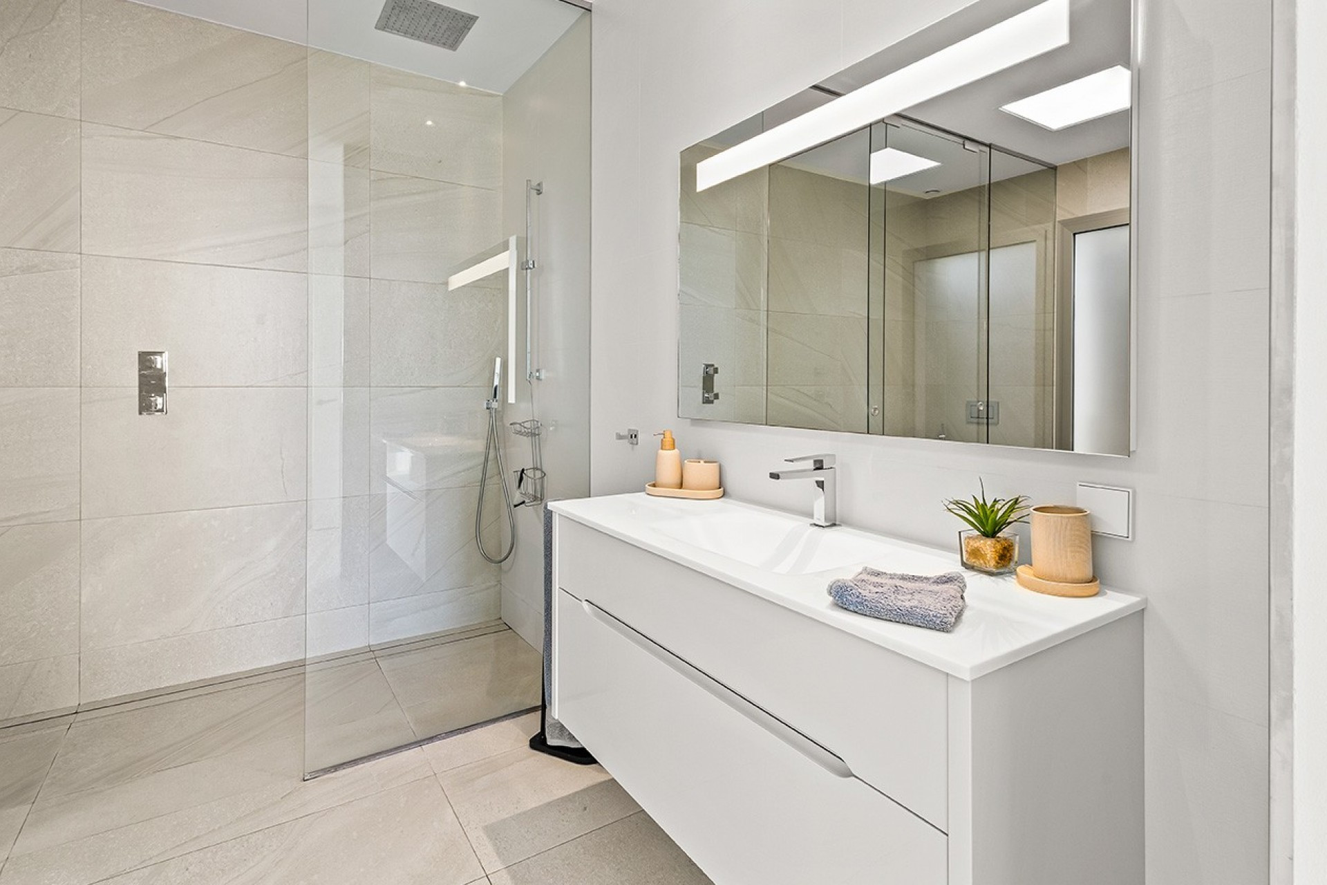 Reventa - 3. Casa pareada - Las Colinas Golf and Country Club - Costa Blanca Sur