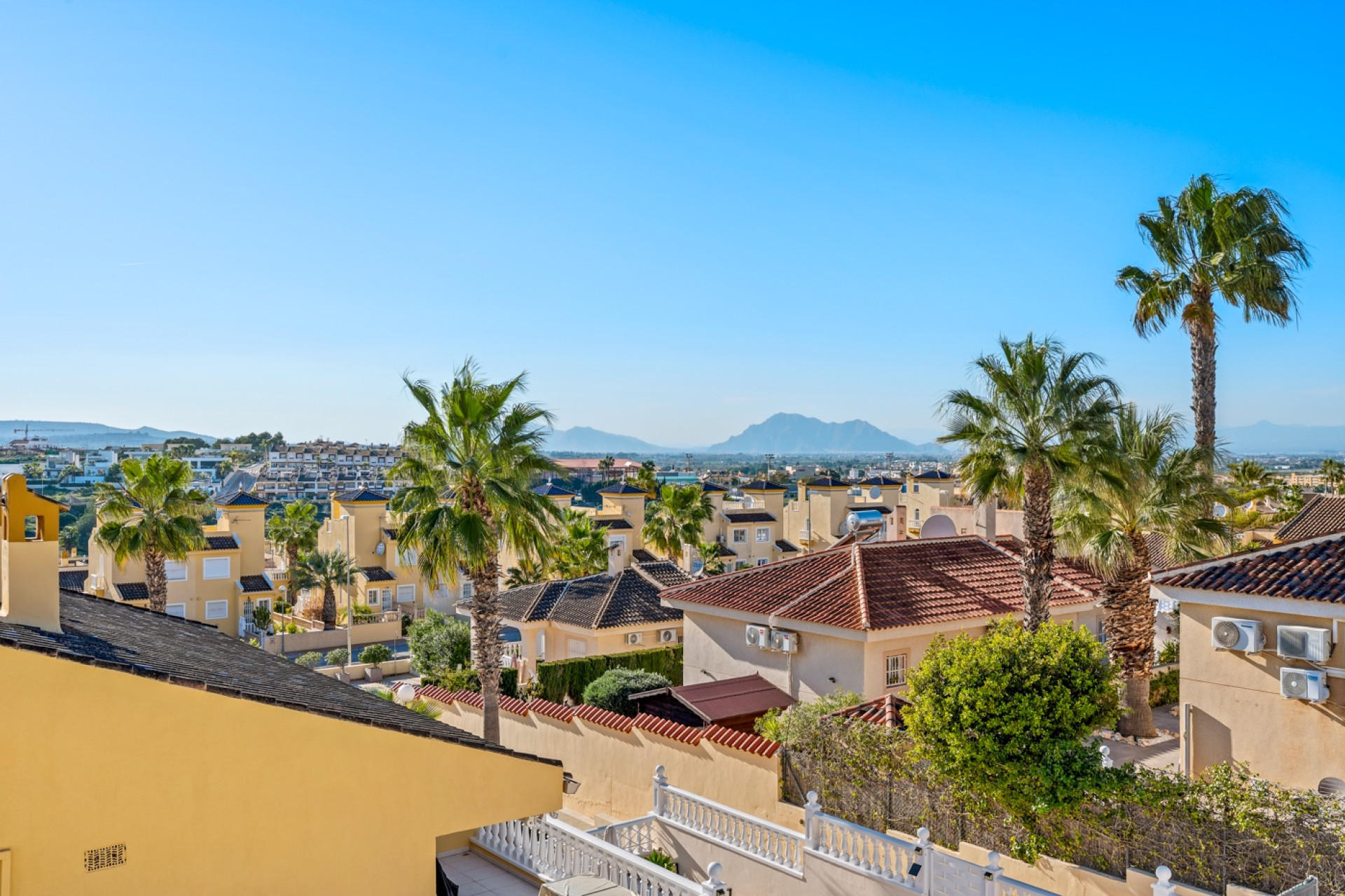 Reventa - 4. Chalet pareado - Benimar - Costa Blanca Sur