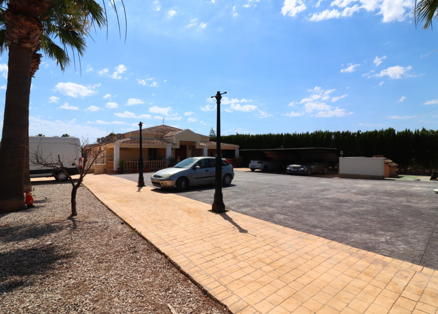 Reventa - 5. Finca / Country Property - Heredades - Catral