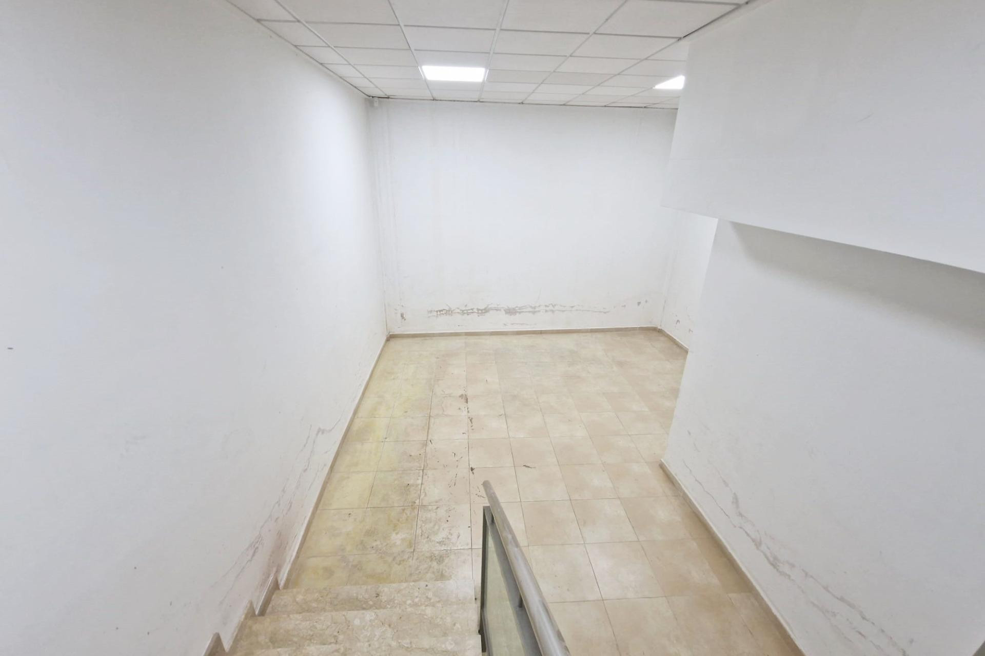 Reventa - Local comercial - Guardamar del Segura - Guardamar