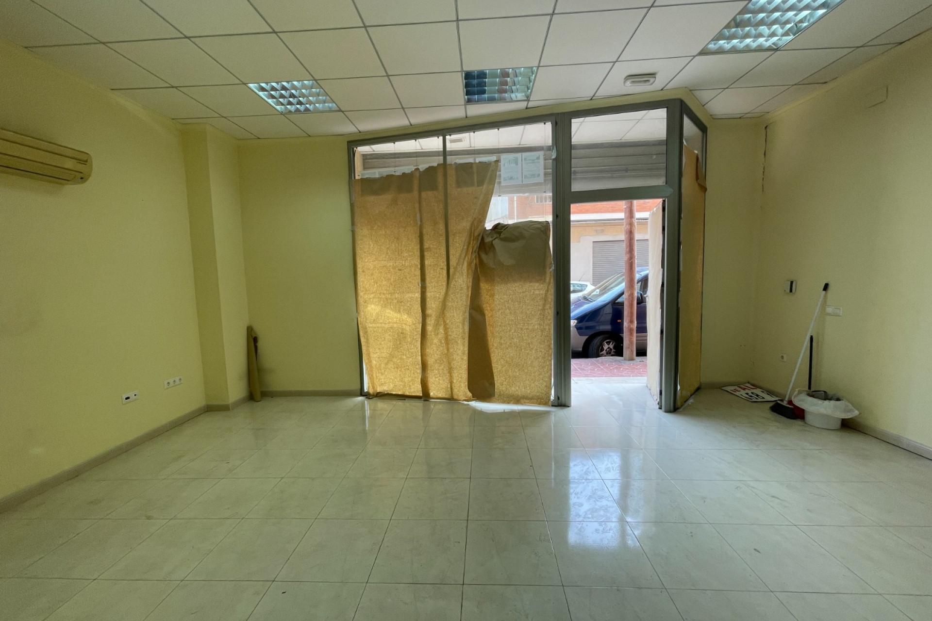 Reventa - Propiedades comerciales - Guardamar del Segura