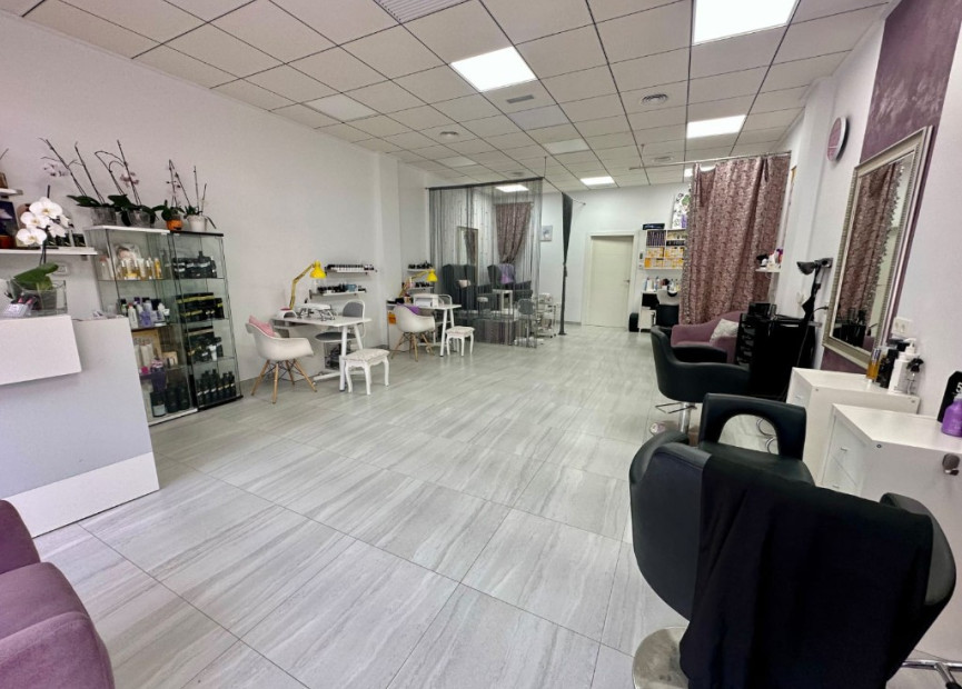 Reventa - Propiedades comerciales - La Zenia - Costa Blanca Sur