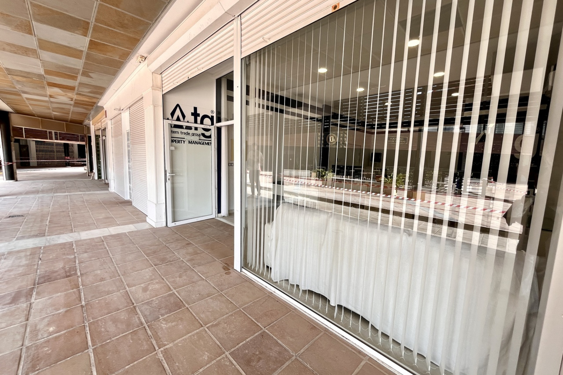 Reventa - Propiedades comerciales - Playa Flamenca - Costa Blanca Sur