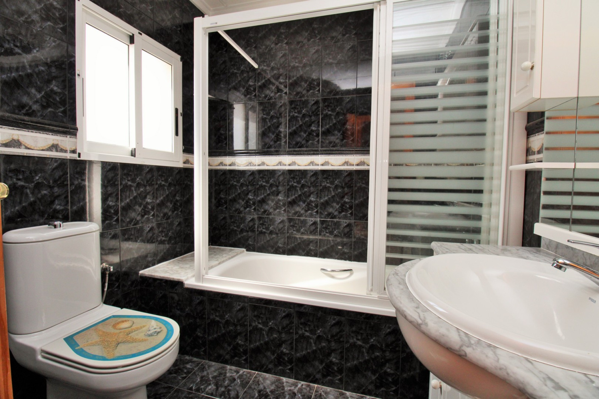 Reventa - Propiedades comerciales - Villamartin - Costa Blanca Sur