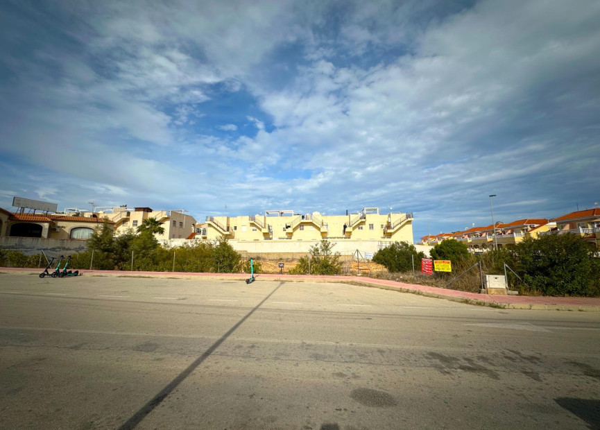 Reventa - Urban building plot - Orihuela Costa