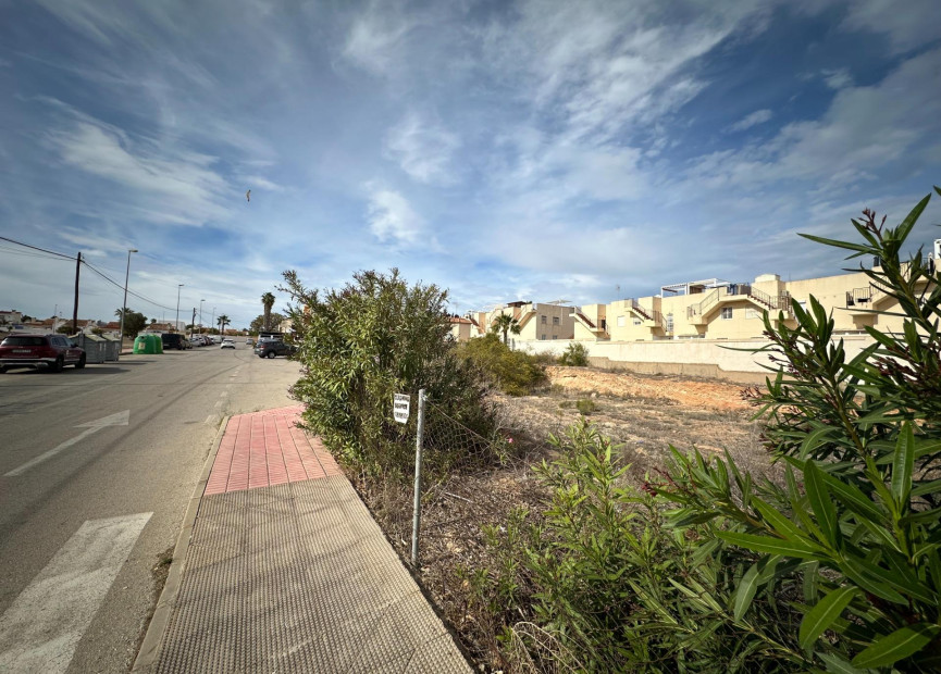 Reventa - Urban building plot - Orihuela Costa