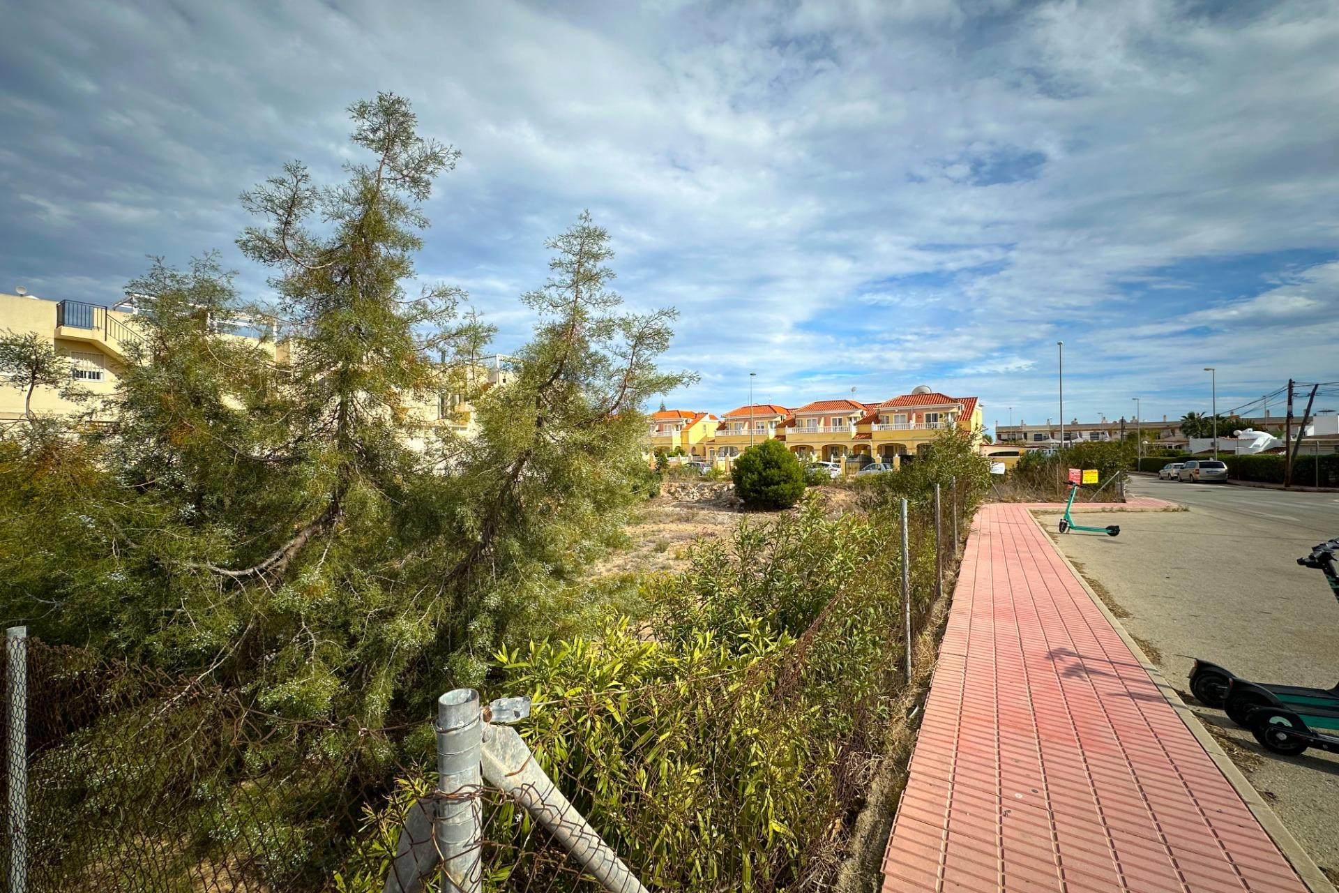 Reventa - Urban building plot - Orihuela Costa