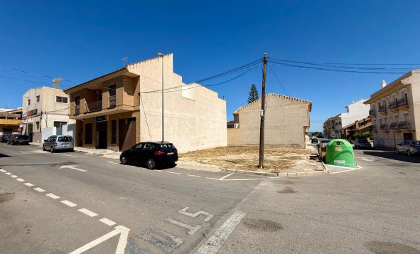 Terreno edificable - Reventa - San Miguel de Salinas - CENTRO URBANO