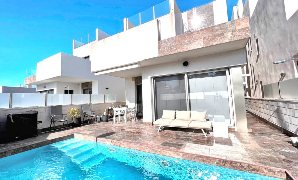 Villa - Herverkoop - Villamartin - Orihuela Costa