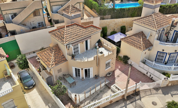 Villa - Herverkoop - Villamartin - Orihuela Costa